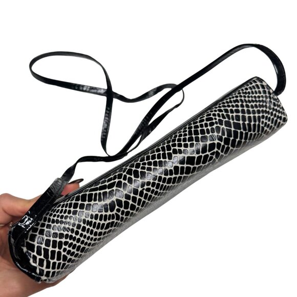 Vintage Black & White Half-Moon Shoulder Bag – Leather Croc Emboss - Made in USA - Picture 8 of 15